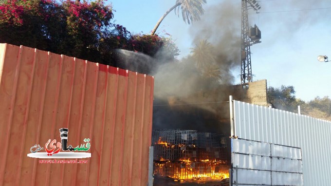 إندلاع حريق هائل في ساحات مصنع للزيت في عين ابراهيم في ام الفحم 